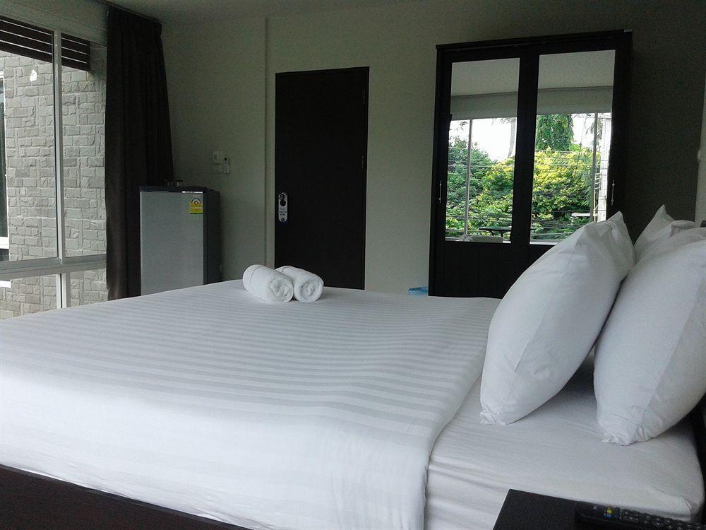 Nai Harn But Different Phuket Boutique Hotel מראה חיצוני תמונה