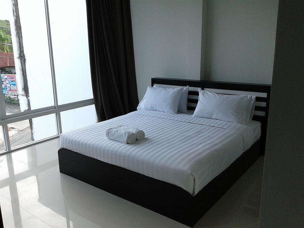 Nai Harn But Different Phuket Boutique Hotel מראה חיצוני תמונה