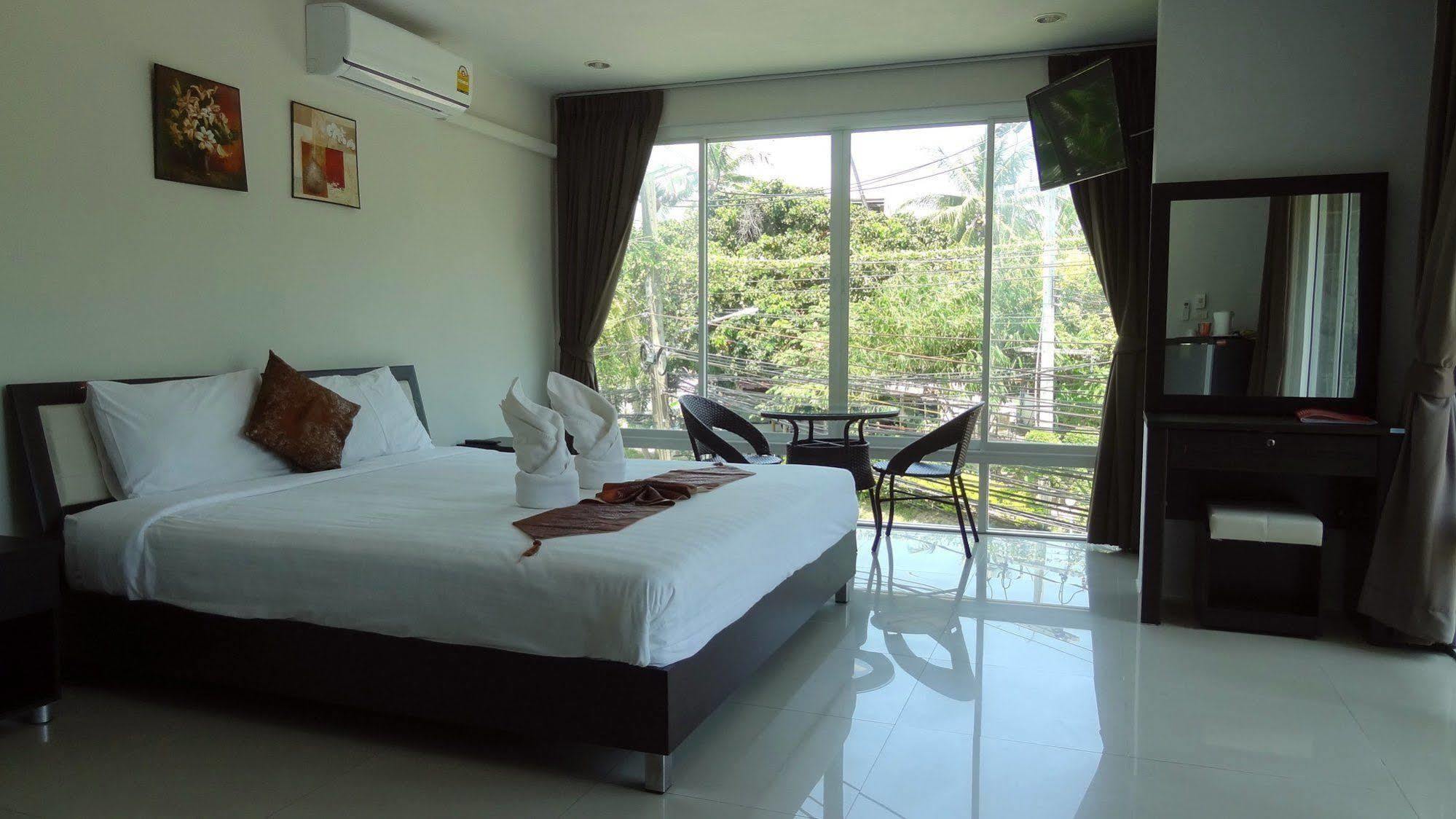 Nai Harn But Different Phuket Boutique Hotel מראה חיצוני תמונה