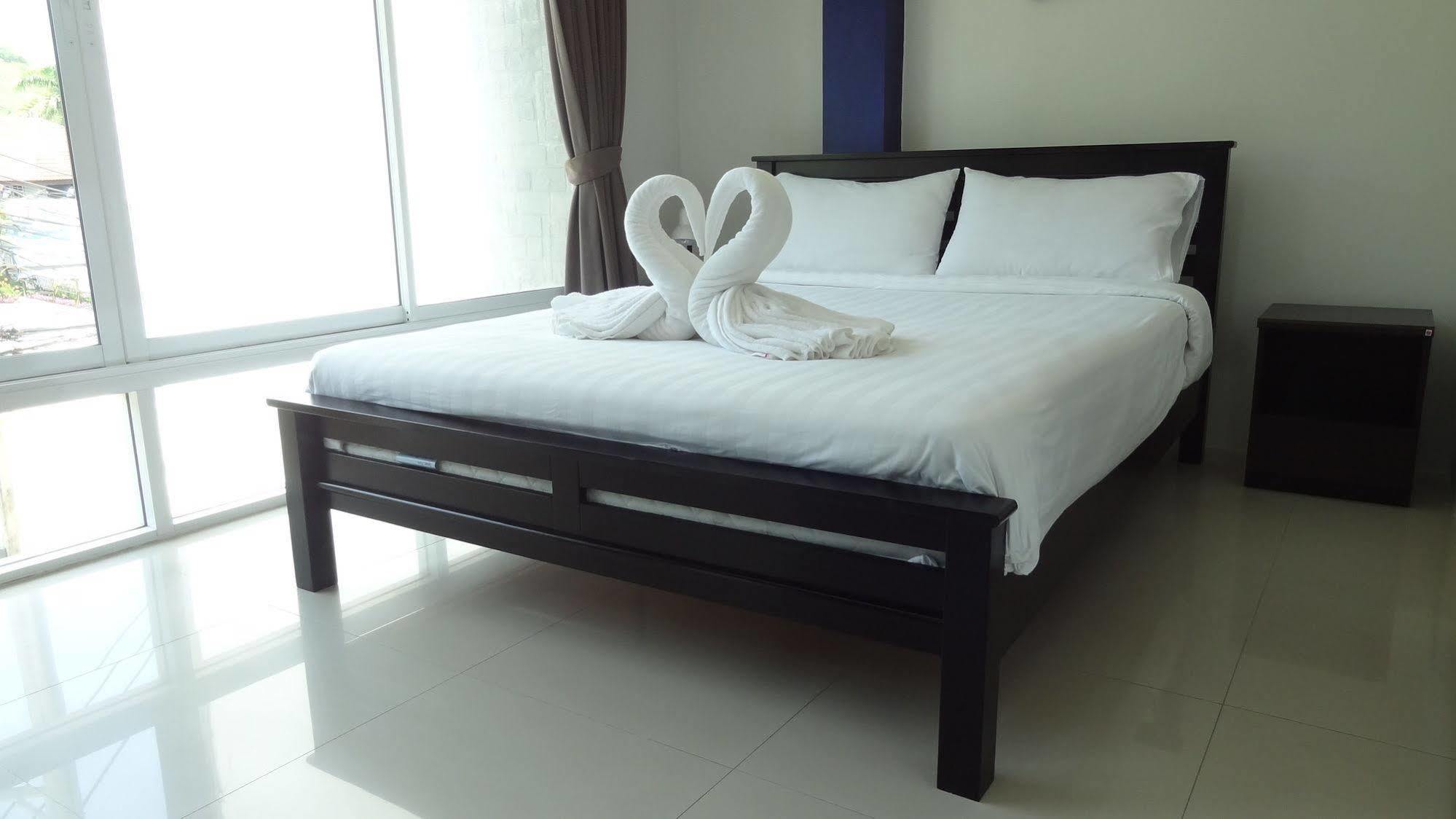 Nai Harn But Different Phuket Boutique Hotel מראה חיצוני תמונה