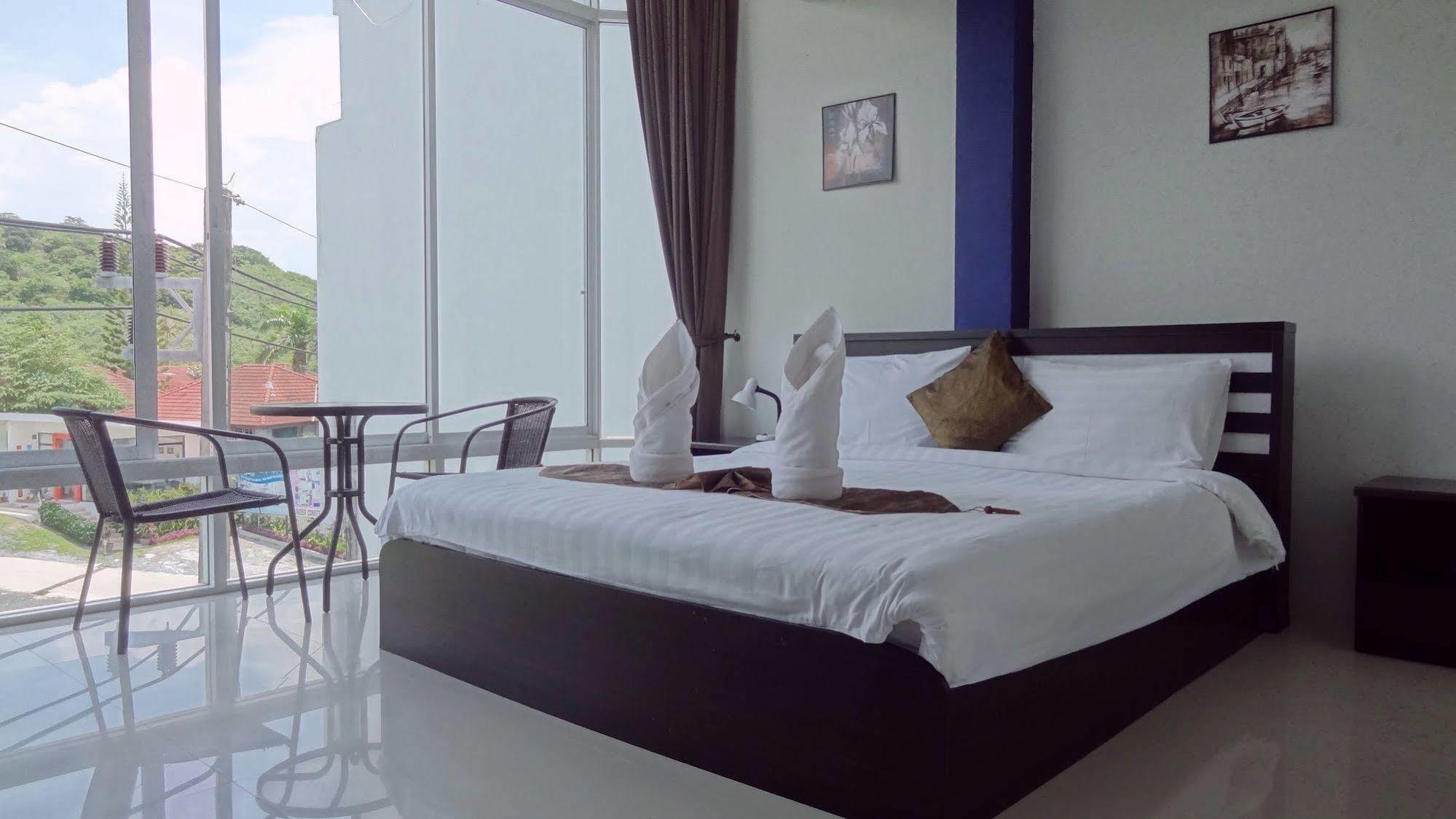 Nai Harn But Different Phuket Boutique Hotel מראה חיצוני תמונה