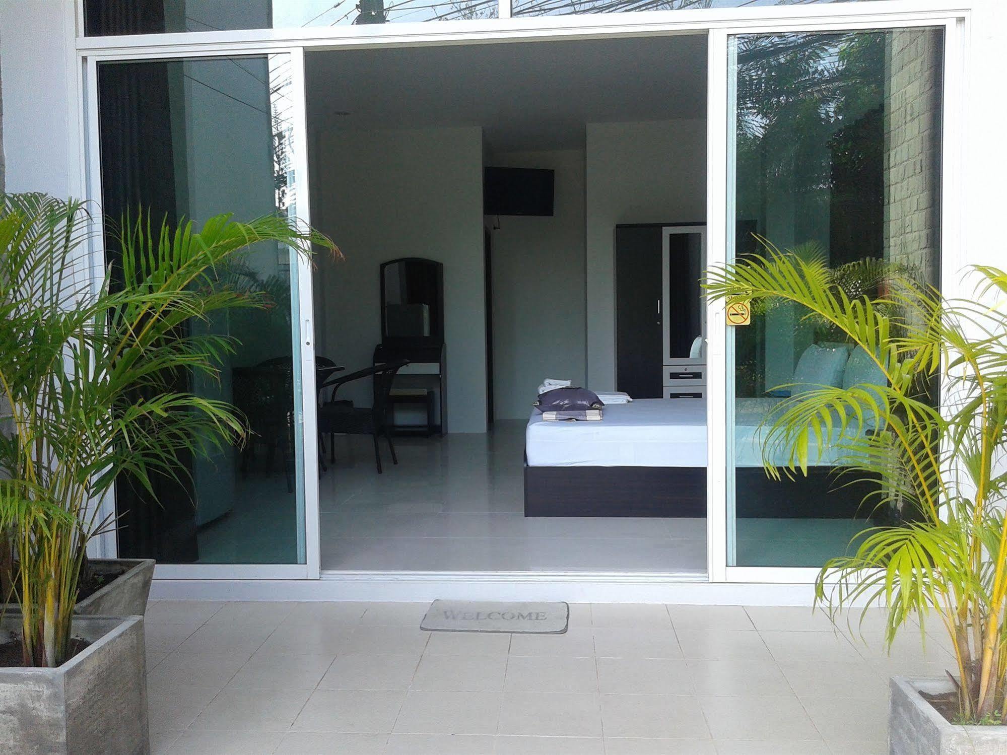 Nai Harn But Different Phuket Boutique Hotel מראה חיצוני תמונה