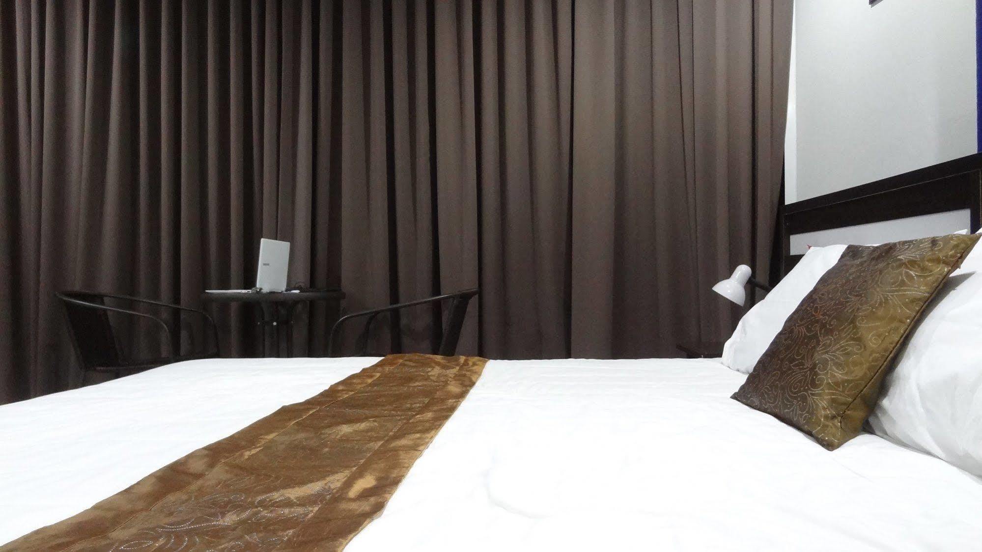 Nai Harn But Different Phuket Boutique Hotel מראה חיצוני תמונה