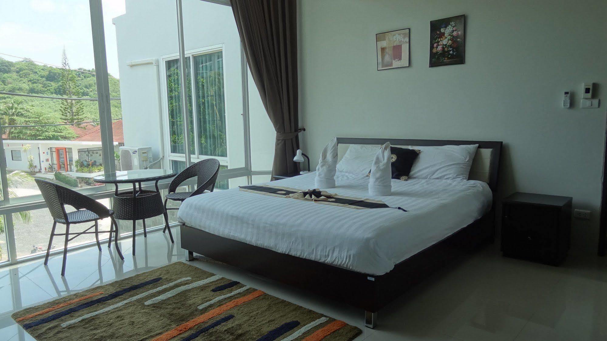 Nai Harn But Different Phuket Boutique Hotel מראה חיצוני תמונה